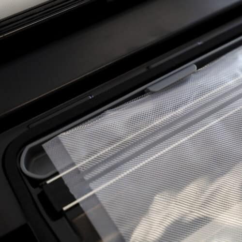 Premium Vacuum Sealer featuring LiquidLock™ - Image 5